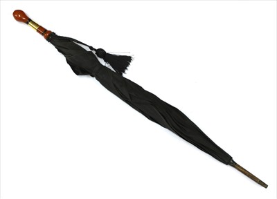 Lot 32 - AN UMBRELLA BELONGING TO VISCOUNTESS ASTOR MP