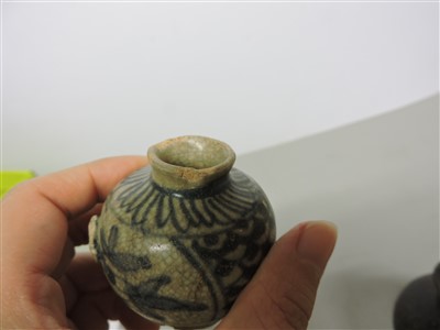 Lot 19 - A collection of Chinese jarlets