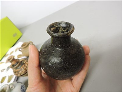 Lot 19 - A collection of Chinese jarlets