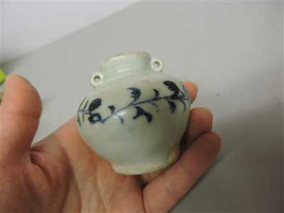 Lot 19 - A collection of Chinese jarlets