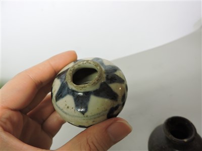 Lot 19 - A collection of Chinese jarlets