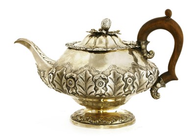 Lot 10 - A William IV silver teapot
