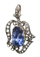 Lot 33 - A cased Victorian unheated sapphire pendant