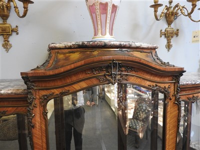Lot 826 - A French kingwood and gilt bronze-mounted vitrine