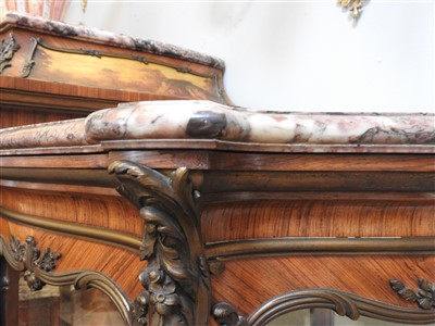 Lot 826 - A French kingwood and gilt bronze-mounted vitrine