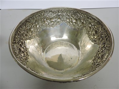 Lot 5 - A Thai silver bowl and a ladle