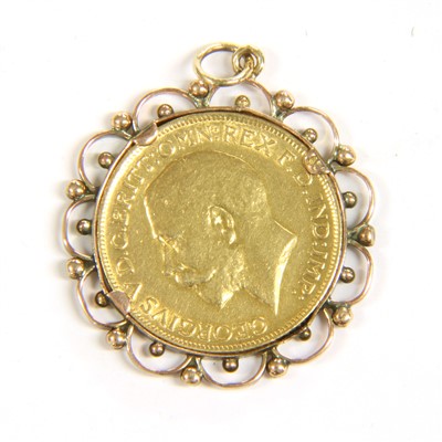 Lot 3 - A 1911 sovereign
