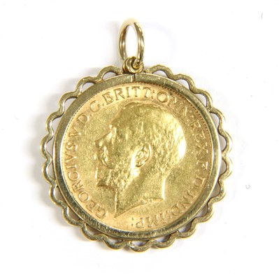 Lot 2 - A 1911 sovereign