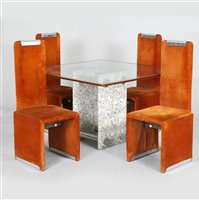 Lot 473 - A dining table