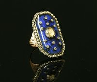Lot 8 - A Georgian diamond and enamel plaque ring, c.1800