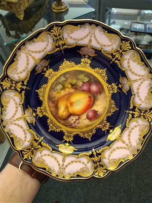 Lot 277 - Five Royal Worcester cabinet plates