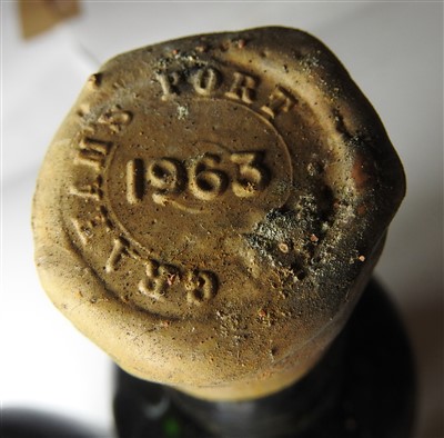 Lot 97 - Graham's, 1963, twelve bottles