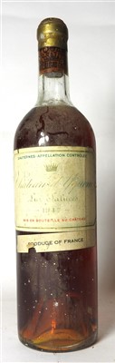 Lot 33 - Château d'Yquem, Lur-Saluces, 1947, one bottle