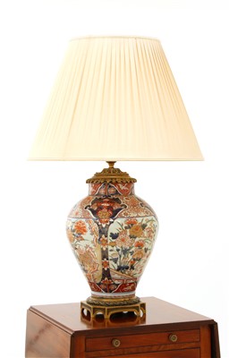 Lot 212 - An Imari vase table lamp