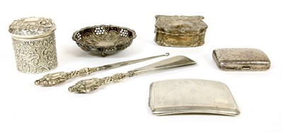 Lot 46 - A collection of silver items