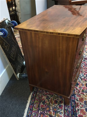 Lot 25 - A George III strung and crossbanded mahogany bow front chest of drawers