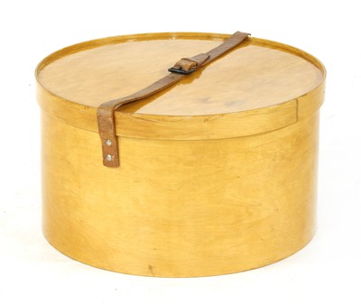 Lot 409 - A Biedermeier beech wood hat box