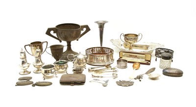 Lot 29 - A collection of silver items