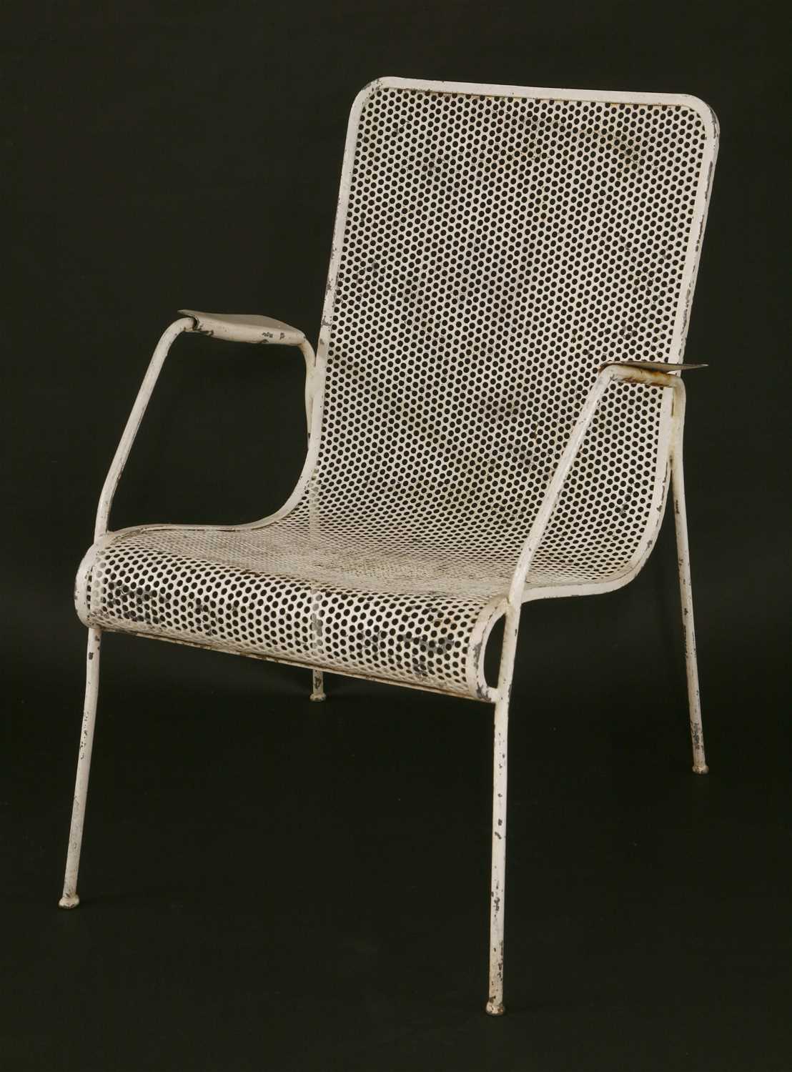 Lot 76 - An armchair