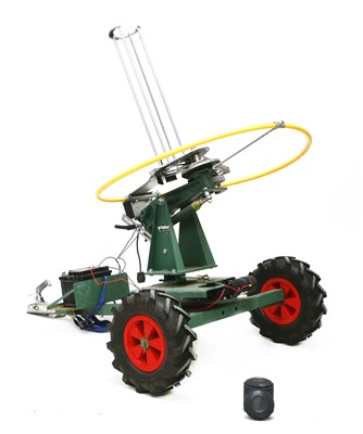 Lot 207 - A modern Bowman battery powered clay pigeon launcher
