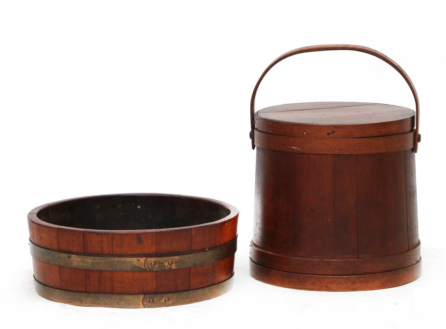 Lot 178 - A Shaker-style coopered softwood box and cover
