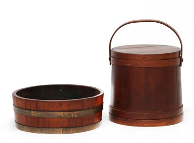 Lot 178 - A Shaker-style coopered softwood box and cover