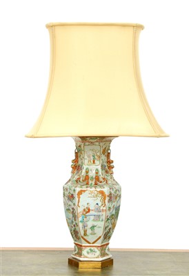 Lot 51 - A Chinese famille verte vase table lamp