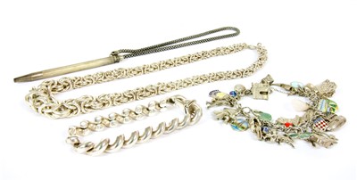 Lot 34 - An assortment of silver items
