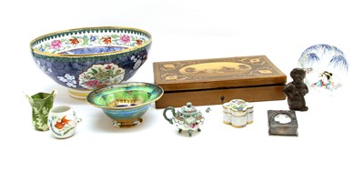 Lot 197 - A Sorrento ware inlaid olive wood box