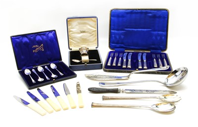 Lot 42 - A collection of silver