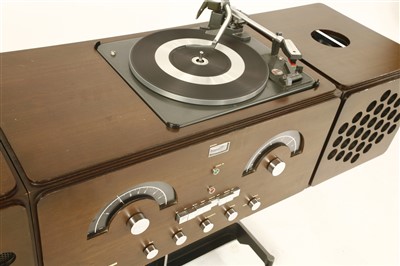 Lot 205 - An RR126 Radiofonografo