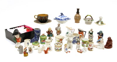 Lot 104 - A collection of ceramics