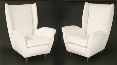 Lot 81 - A pair of Italian armchairs