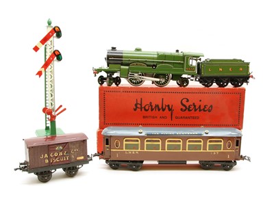Lot 80 - A quantity of Hornby Series O gauge