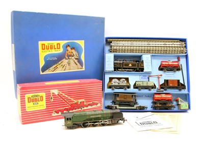 Lot 145 - A Hornby Dublo OO gauge EDG17 Tank Goods Train B.R. set