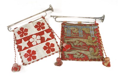 Lot 694 - A pair of silver-plated natural horns