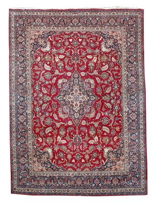 Lot 266 - A large Kashan carpet
