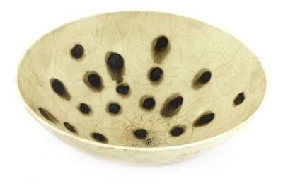 Lot 305 - A Chinese bowl