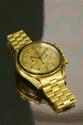 Lot 622 - An 18ct gold Omega Speedmaster Professional 'Apollo XI' limited edition moonlanding automatic