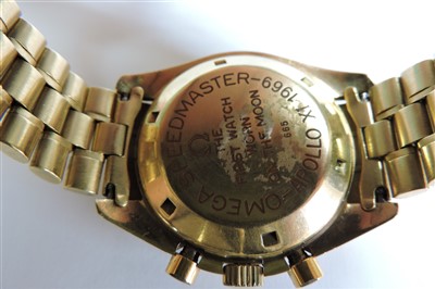 Lot 622 - An 18ct gold Omega Speedmaster Professional 'Apollo XI' limited edition moonlanding automatic