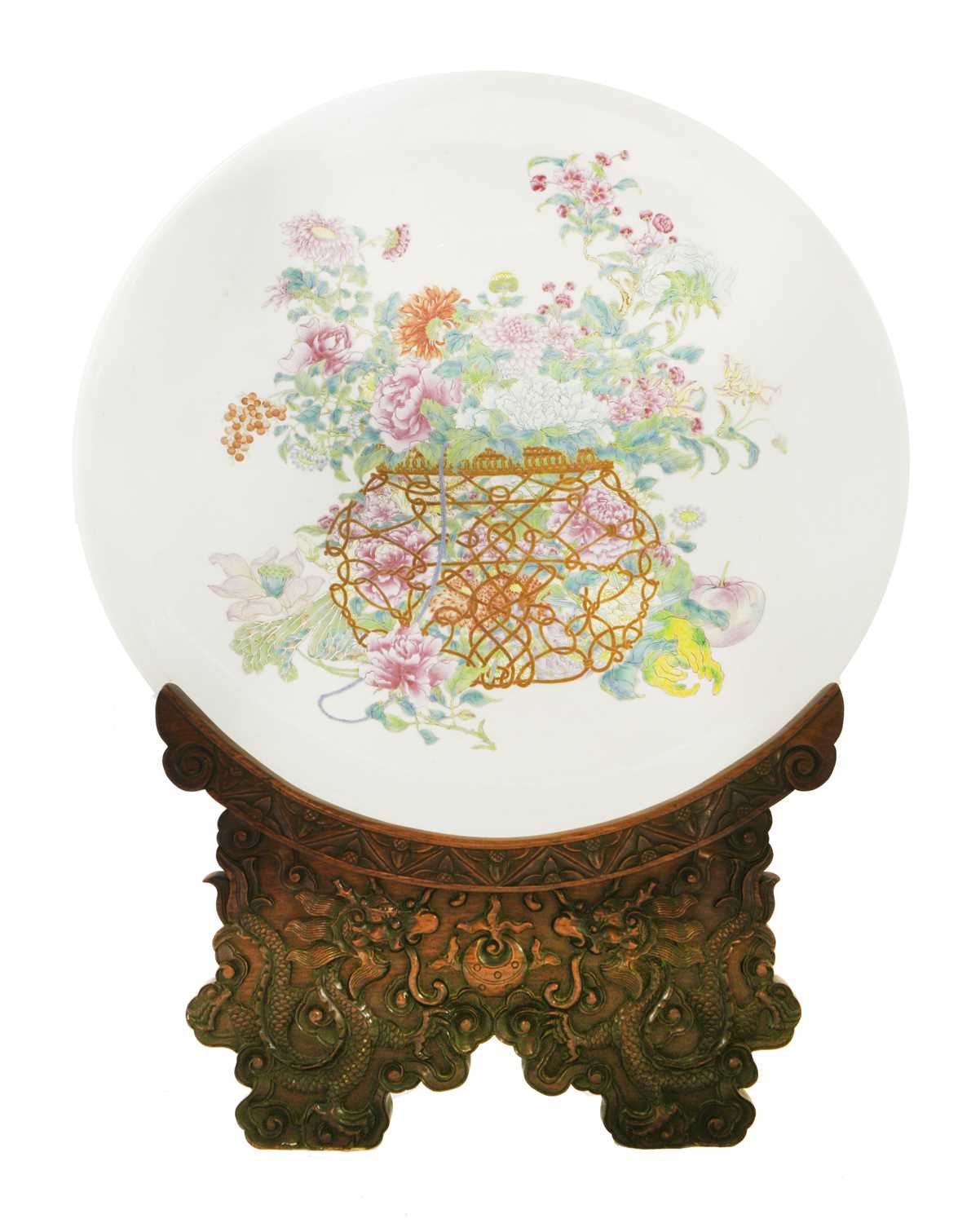 Lot 29 - A Chinese famille rose charger