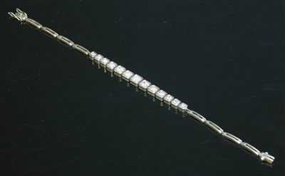 Lot 188 - A Continental Art Deco diamond set bracelet
