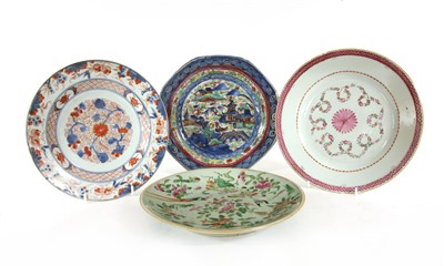Lot 393 - A Chinese export porcelain Imari plate