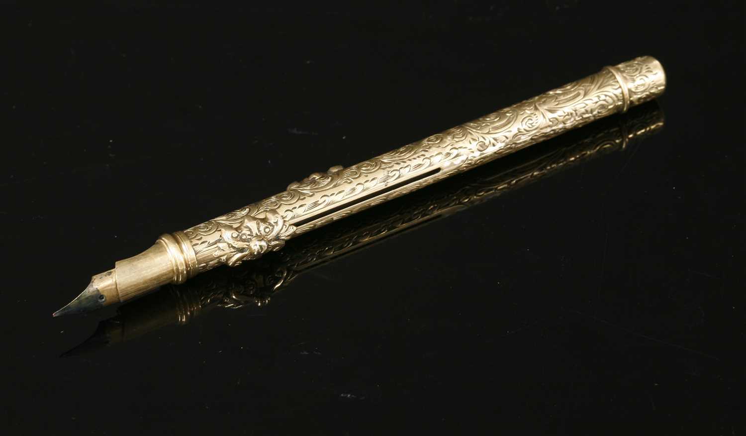 Lot 17 - A Victorian gold-cased dip pen/pencil