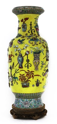 Lot 51 - A Chinese famille rose vase