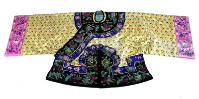 Lot 396 - A Chinese embroidered winter jacket