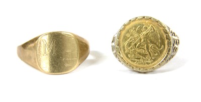 Lot 22 - A 9ct gold signet ring