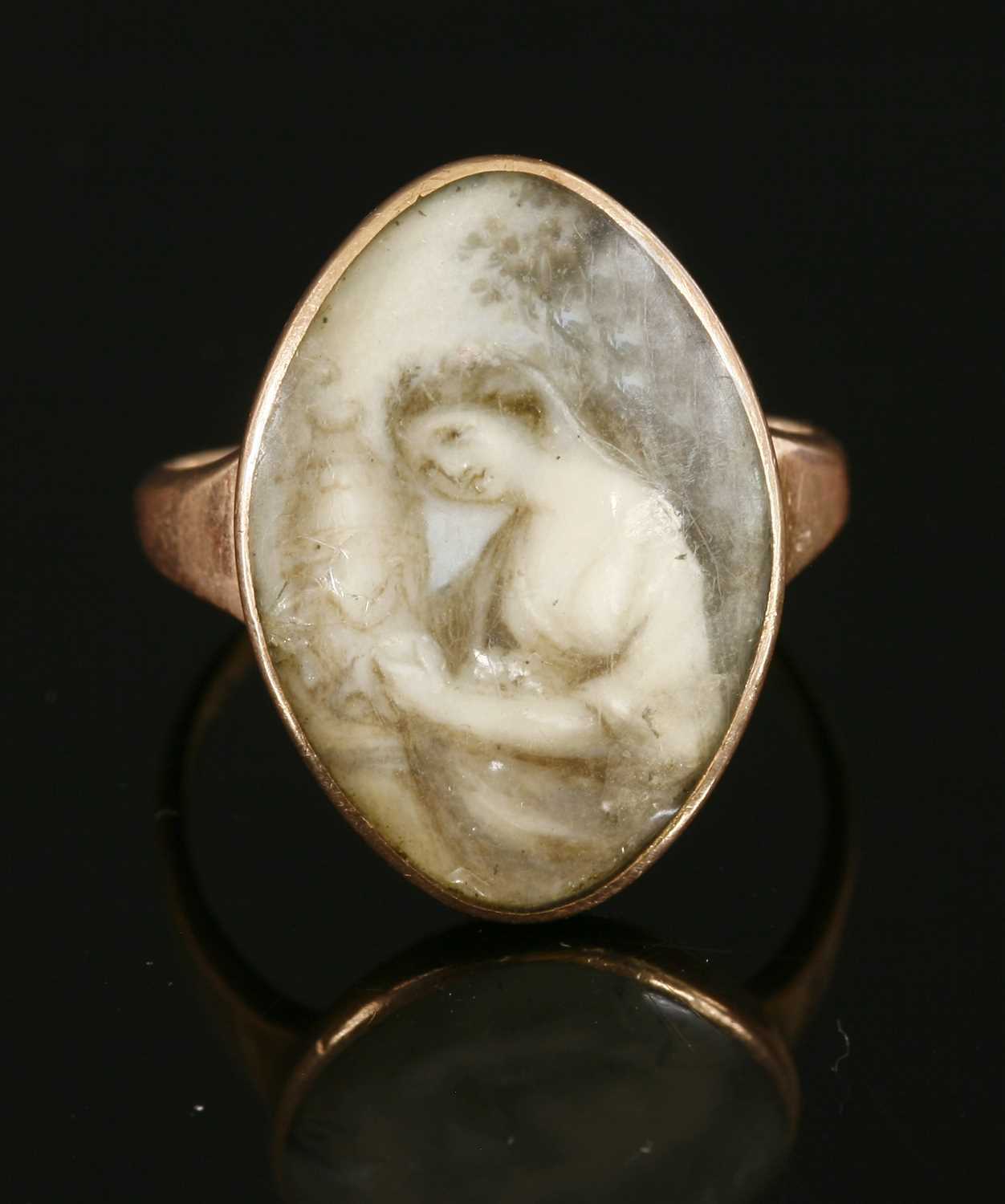 Lot 20 - A Georgian gold memorial ring