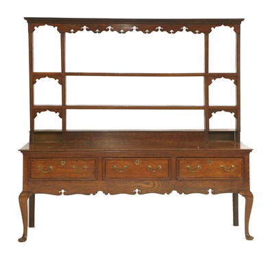 Lot 609 - An oak dresser