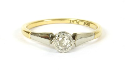 Lot 17 - A single stone diamond ring